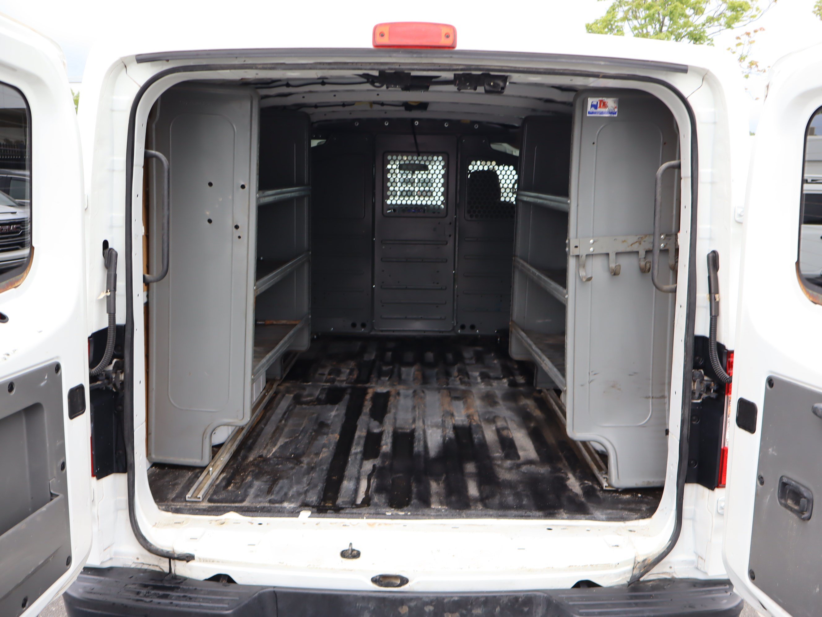 Used 2021 Nissan NV 2500 SV w/ Back Door Glass Package RWD image 30