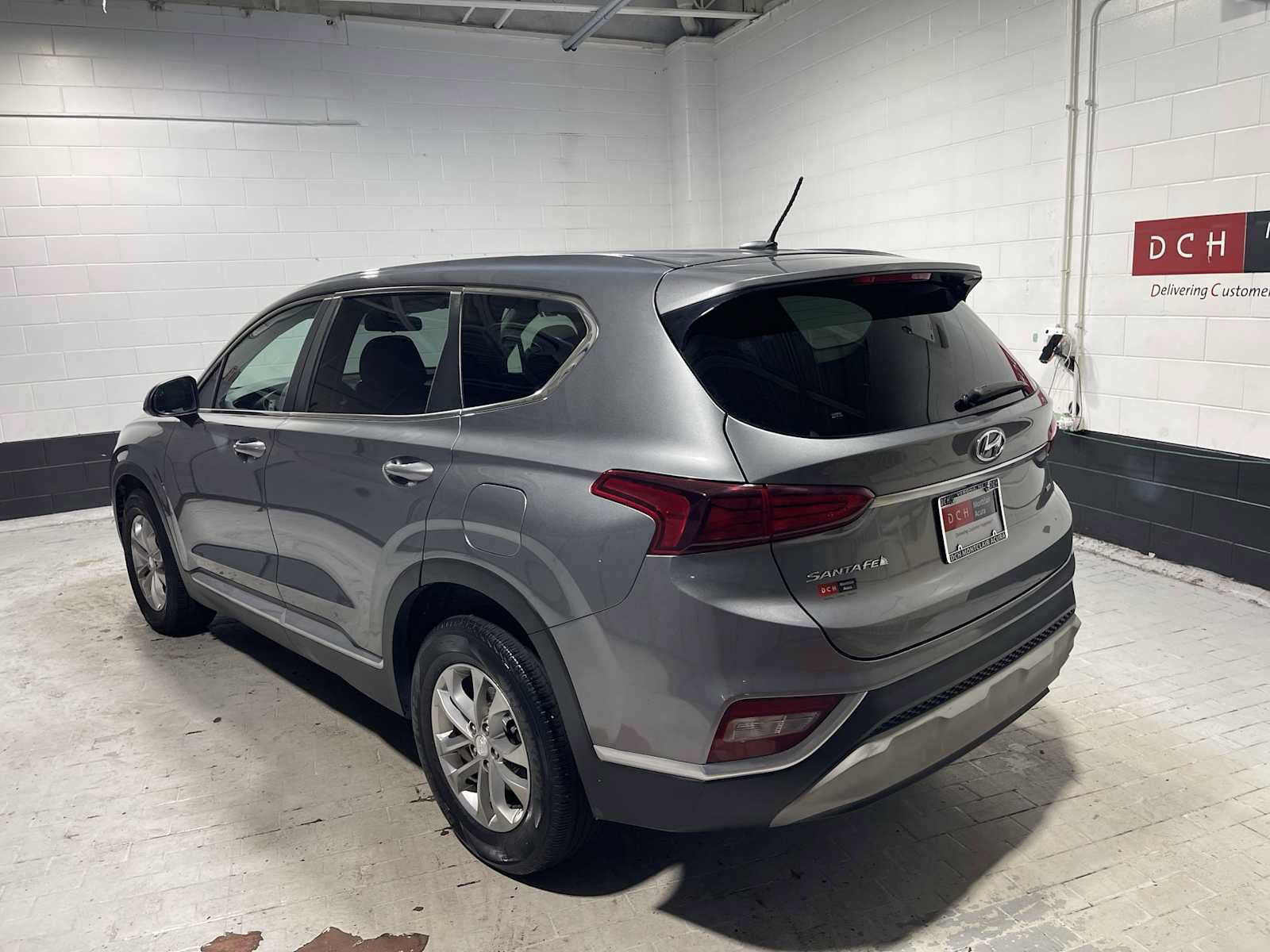 Used 2019 Hyundai Santa Fe SE AWD/4WD image 4
