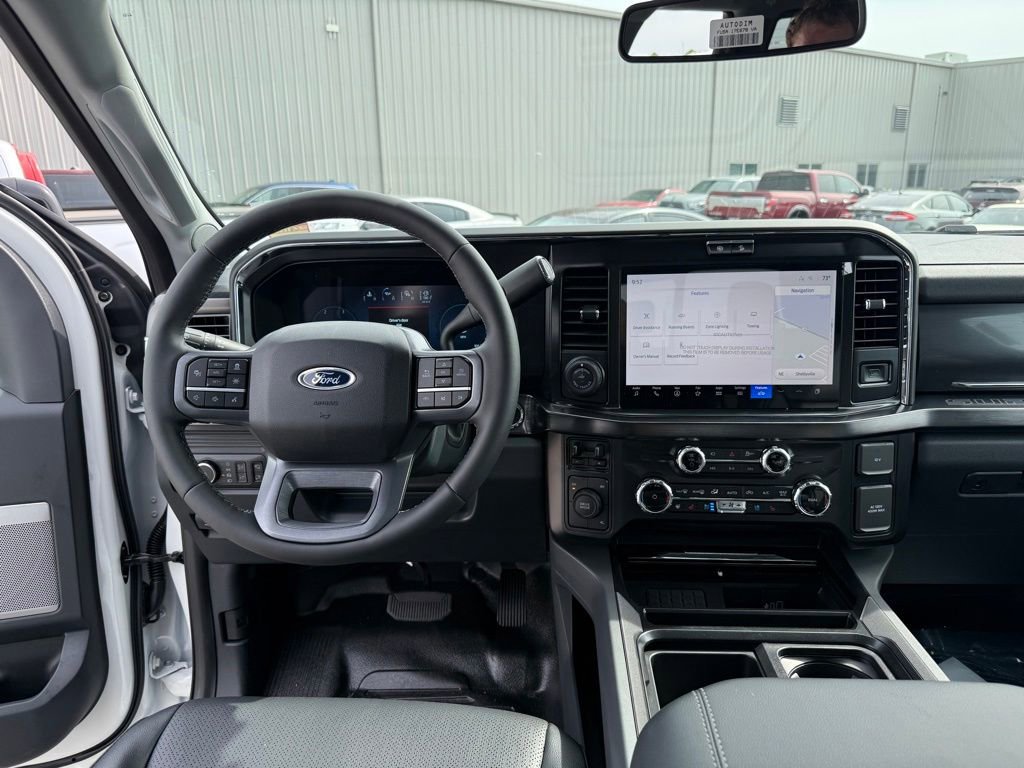New 2026 Ford F350 4x4 Crew Cab DRW Super Duty image 15