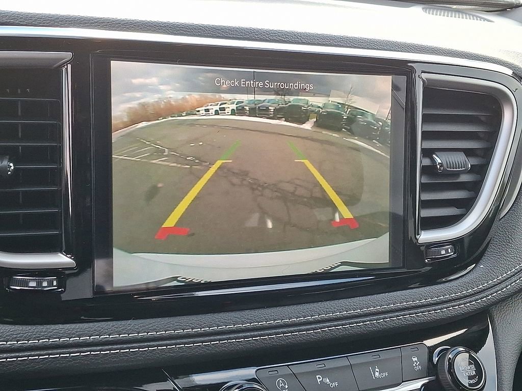 New 2026 Chrysler Pacifica Select image 4