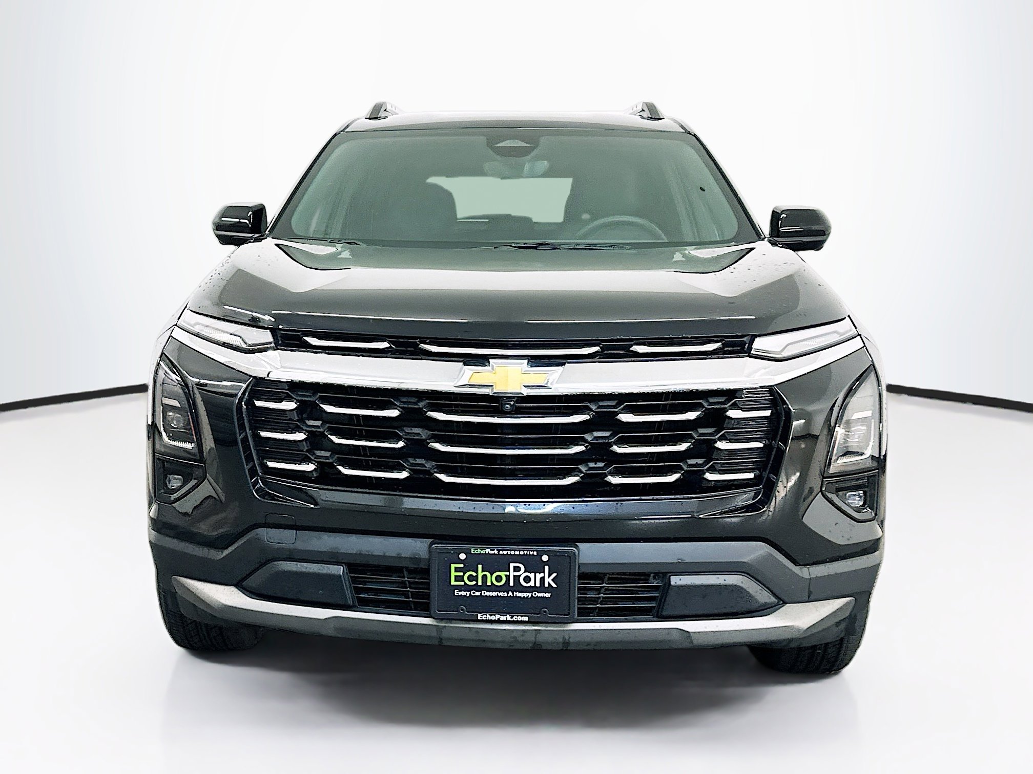 Used 2025 Chevrolet Equinox LT w/ Convenience Package II image 2