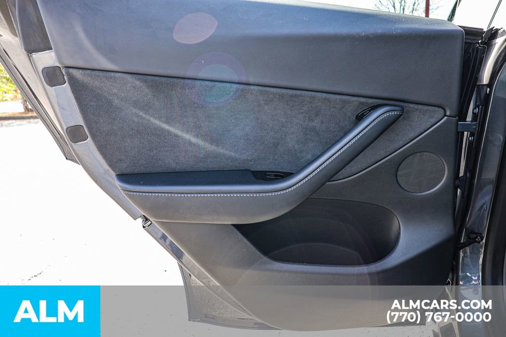 Used 2021 Tesla Model Y Long Range image 46