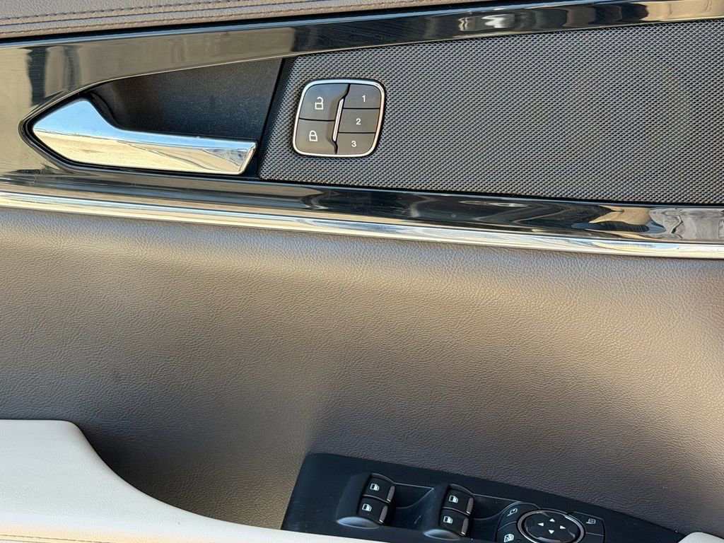 Certified 2022 Lincoln Nautilus FWD w/ Premium Package image 25
