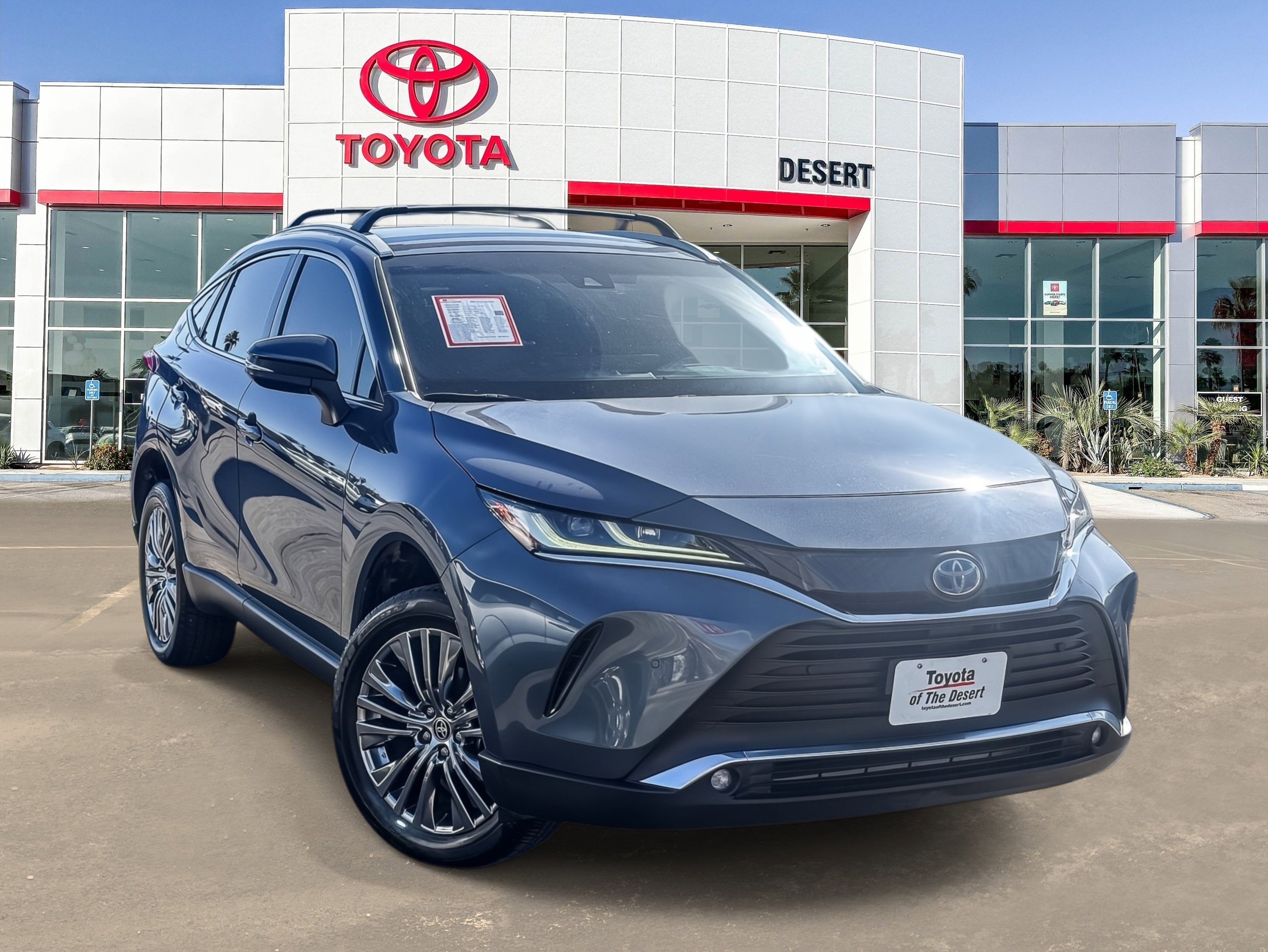 Certified 2023 Toyota Venza XLE image 1