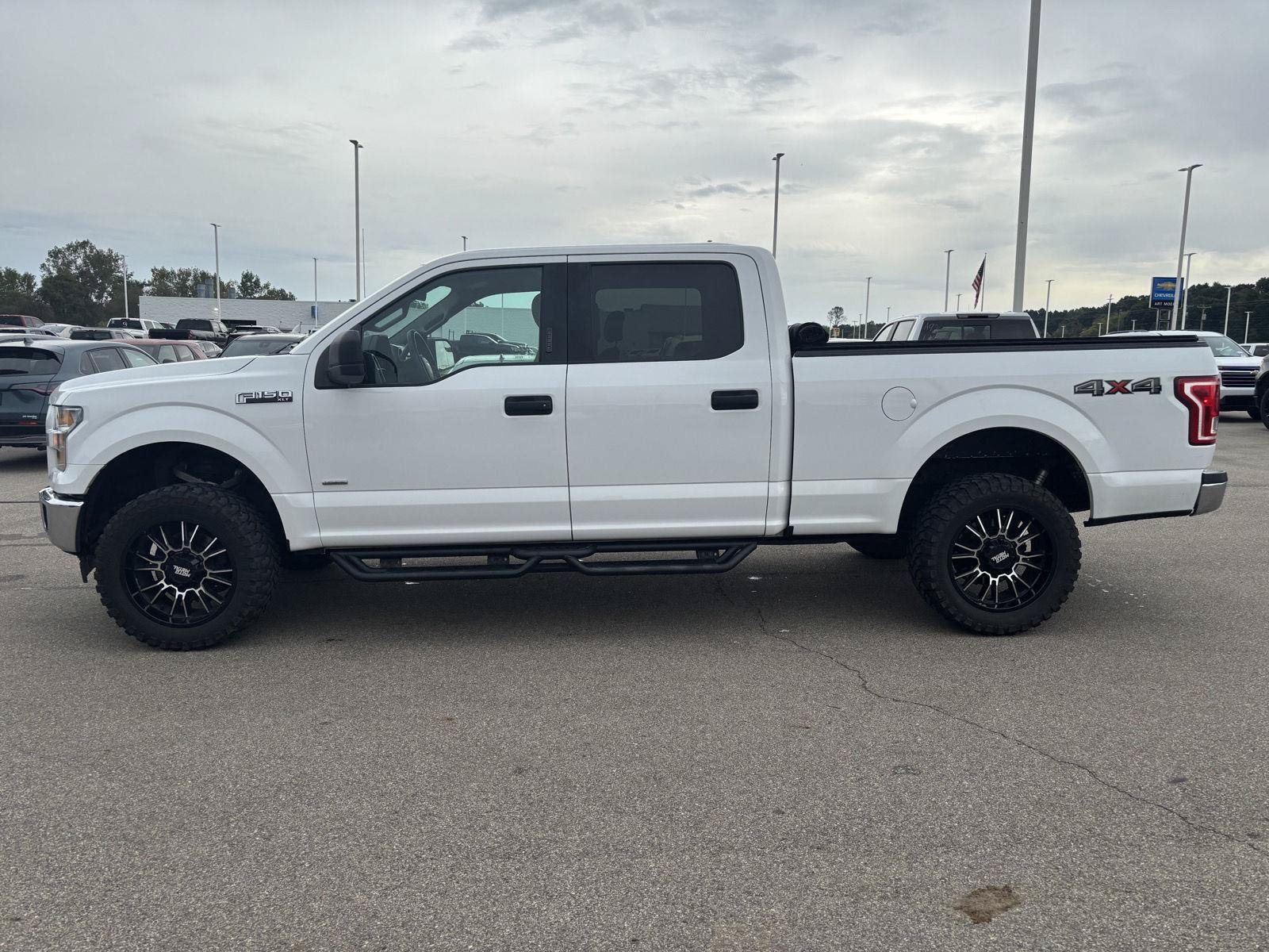 Used 2017 Ford F150 XLT AWD/4WD image 2