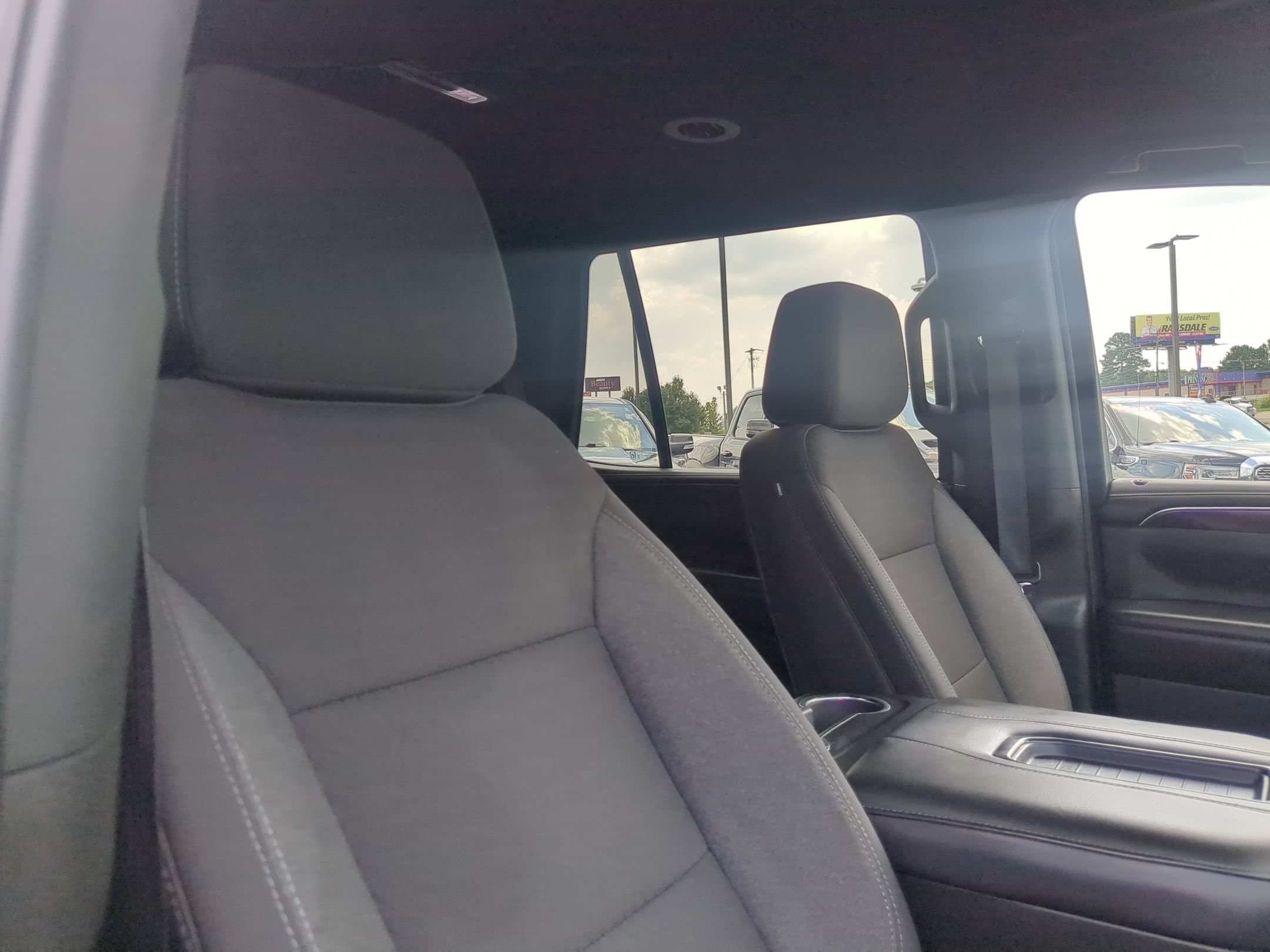 Used 2024 GMC Yukon SLE w/ Gmc Pro Safety Plus Package AWD/4WD image 29
