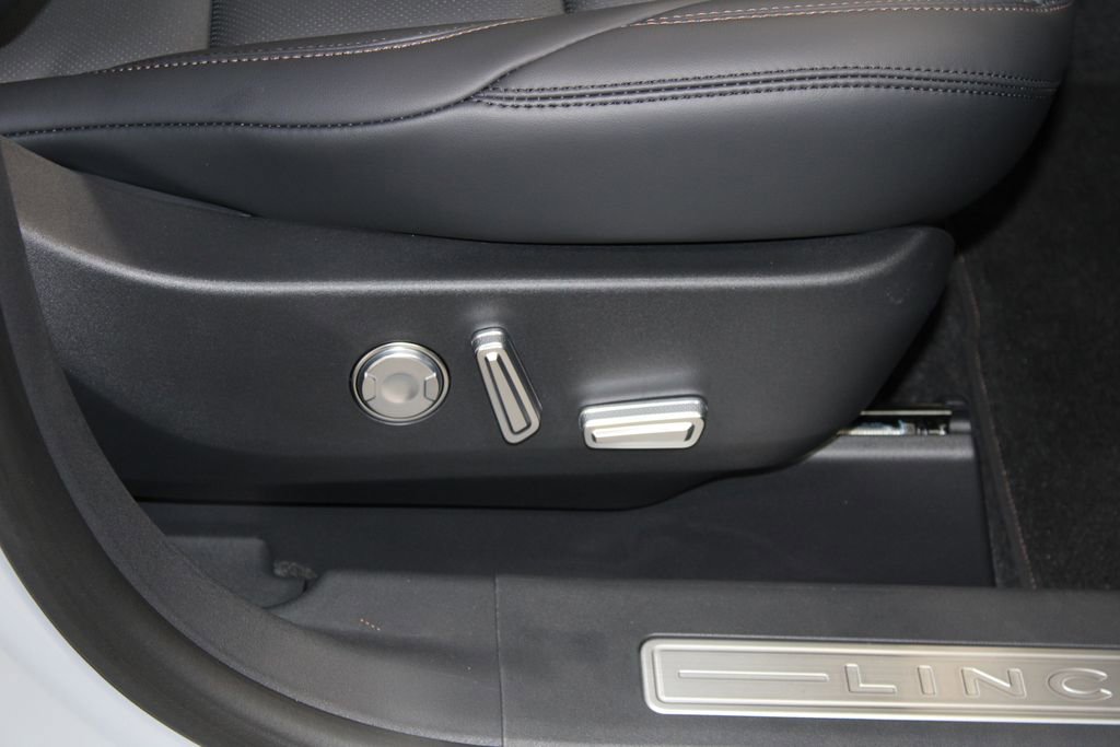 New 2026 Lincoln Nautilus Premier w/ Equipment Group 102A image 26