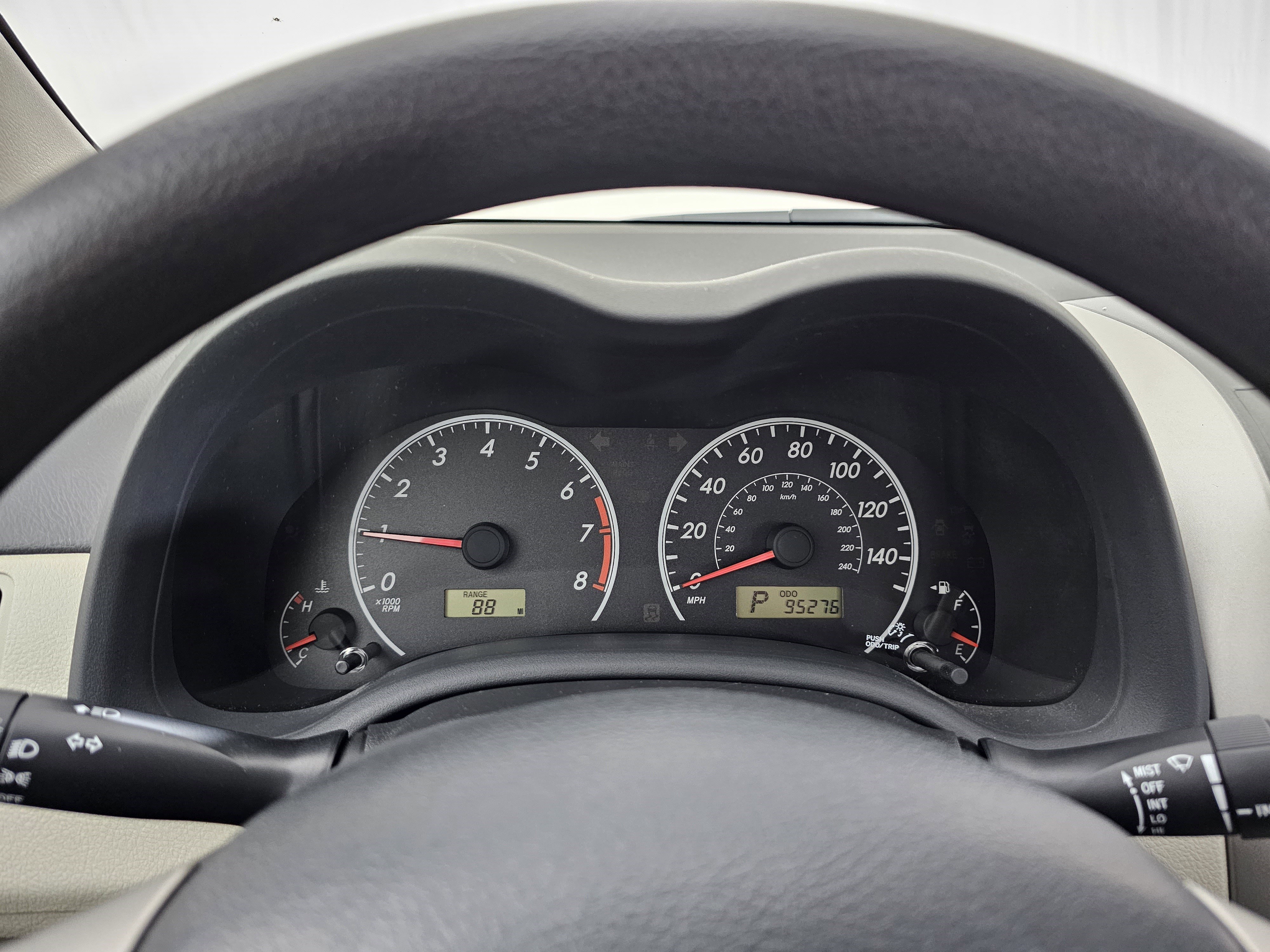 Used 2013 Toyota Corolla LE image 38