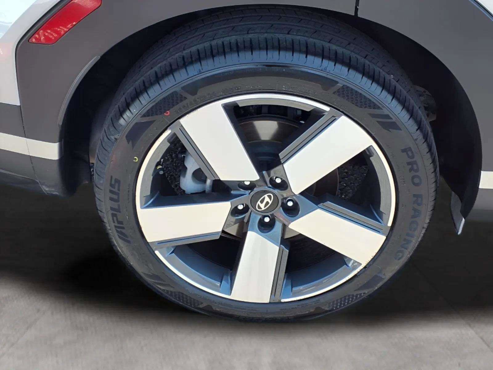 Certified 2024 Hyundai Santa Fe Limited image 19