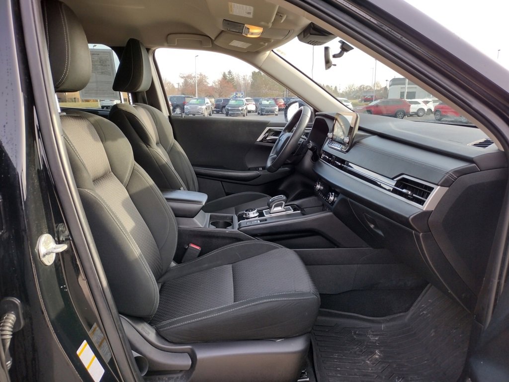 Used 2022 Mitsubishi Outlander ES image 19