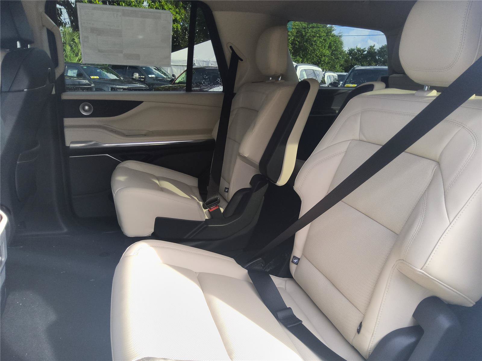 New 2027 Lincoln Navigator Reserve AWD/4WD image 26