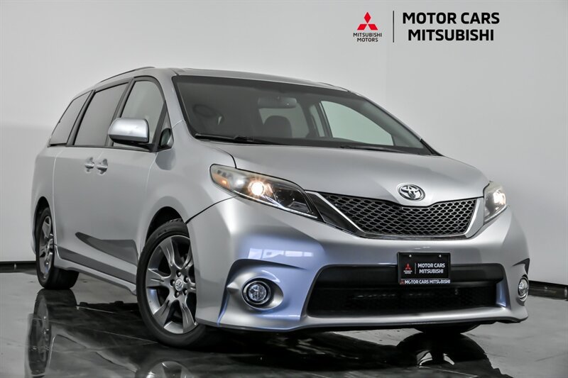 Used 2016 Toyota Sienna SE w/ SE Preferred Package