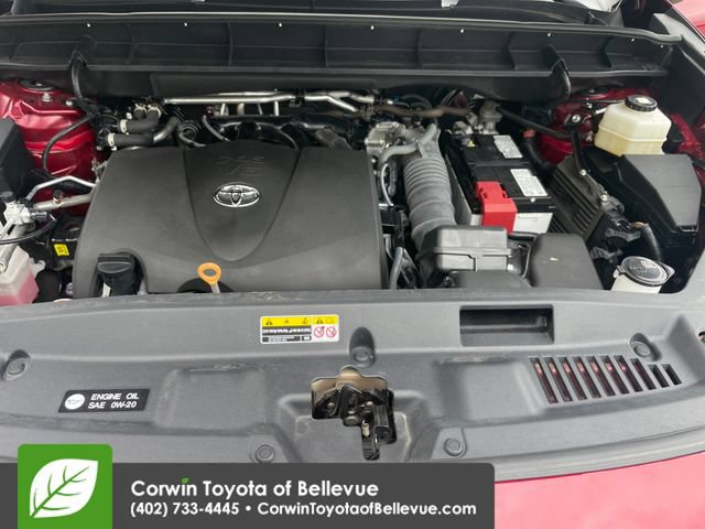 Used 2022 Toyota Highlander XLE AWD/4WD image 36