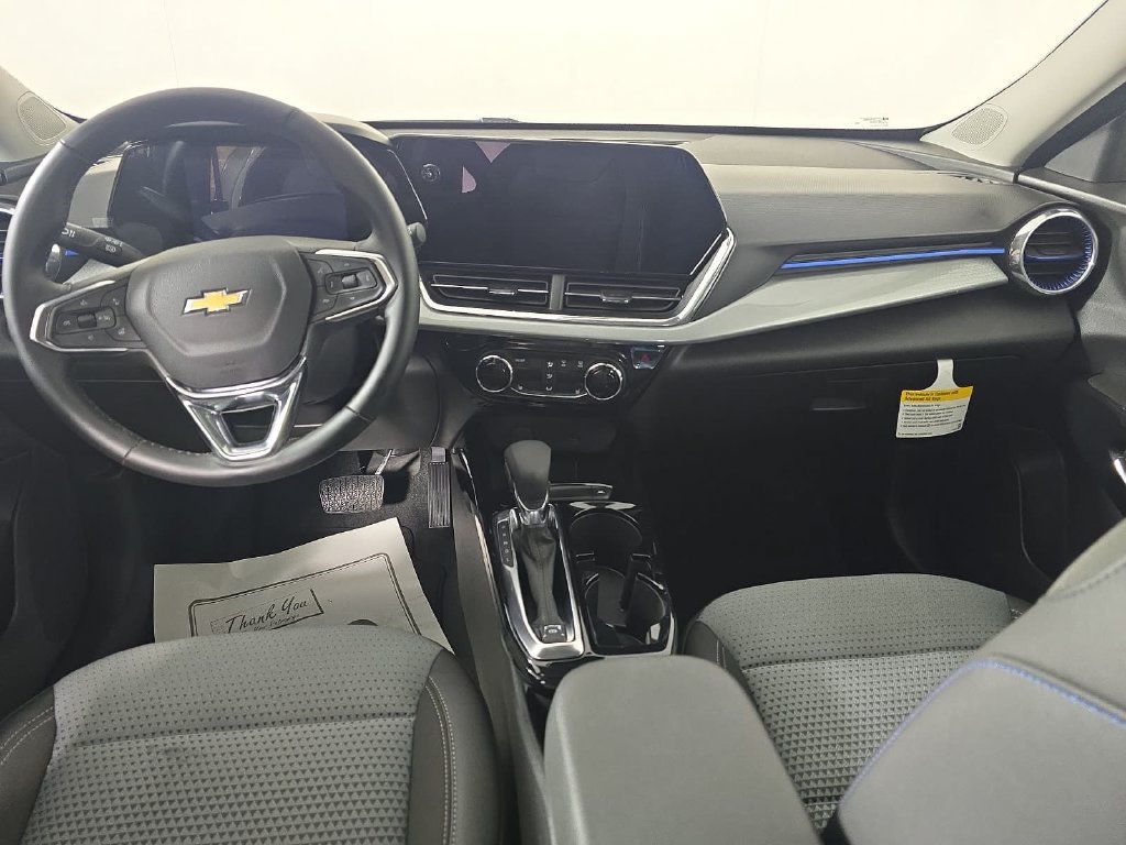 Used 2025 Chevrolet Trax LT w/ Driver Confidence Package FWD image 9