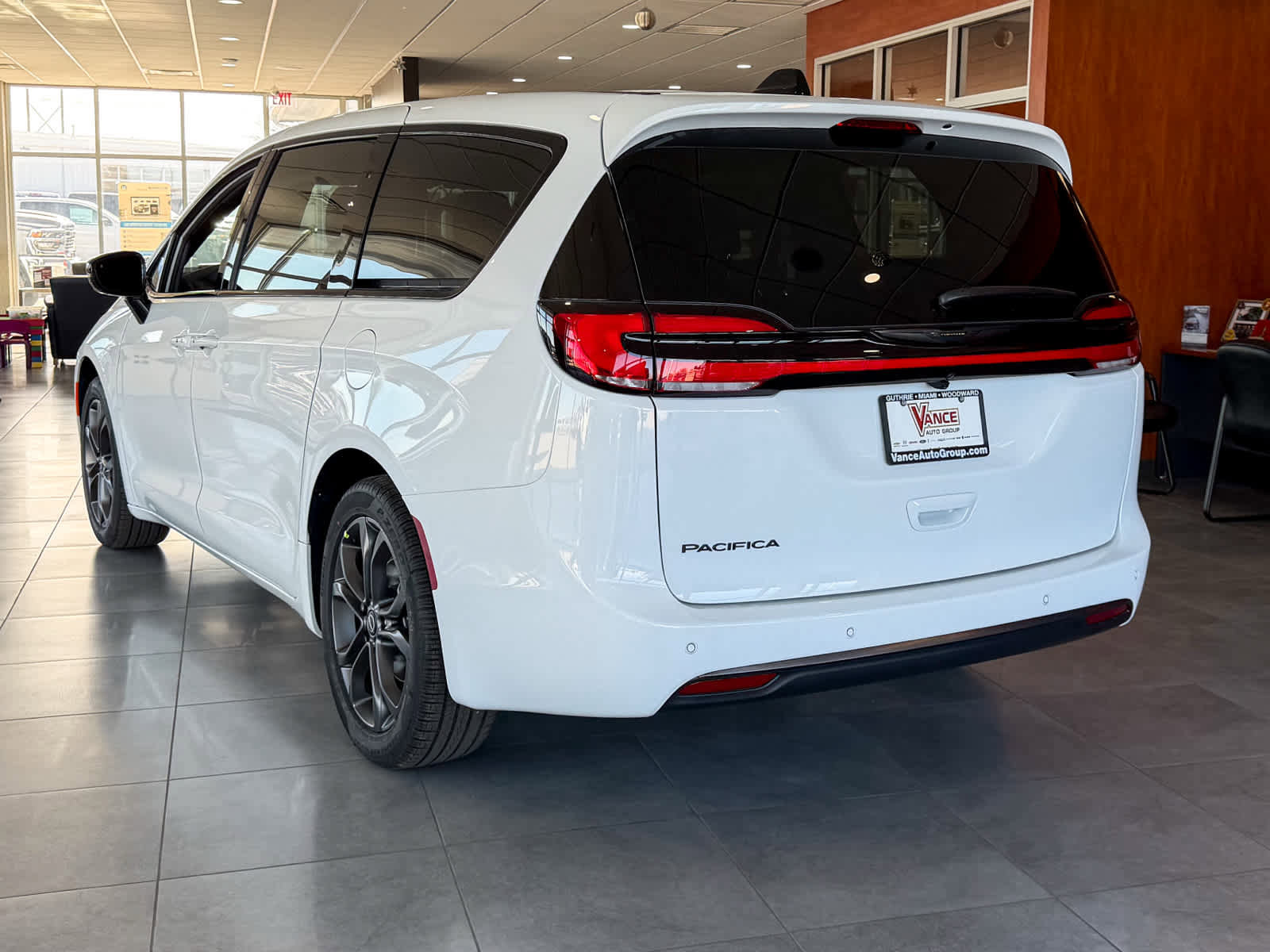 New 2026 Chrysler Pacifica Select image 3