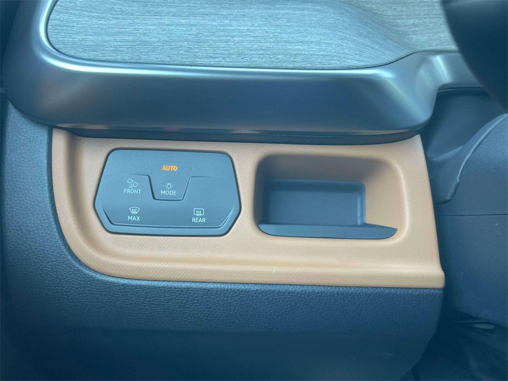 New 2025 Volkswagen ID. Buzz Pro S image 22