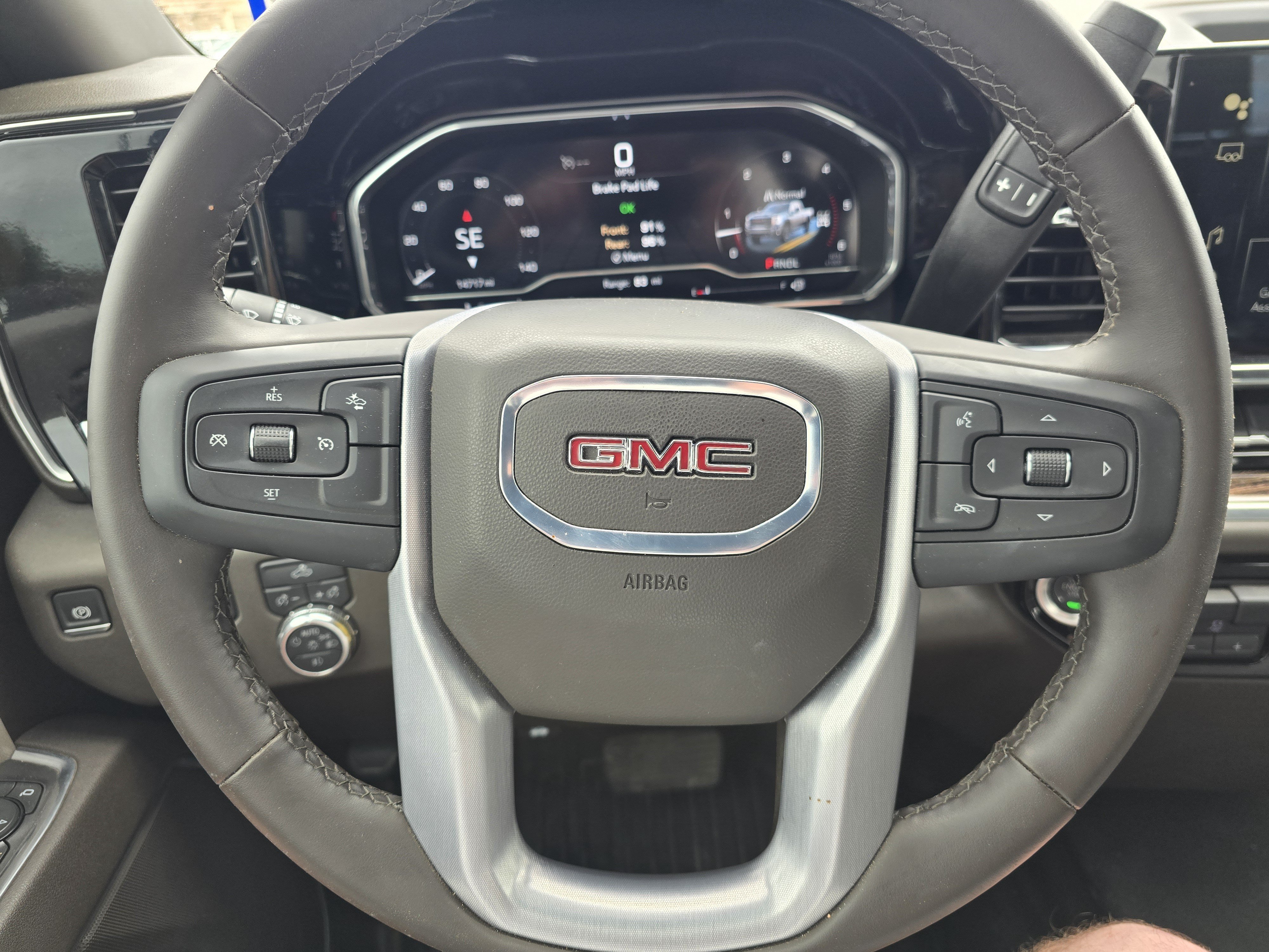 Used 2025 GMC Sierra 3500 SLE w/ SLE Convenience Package AWD/4WD image 11