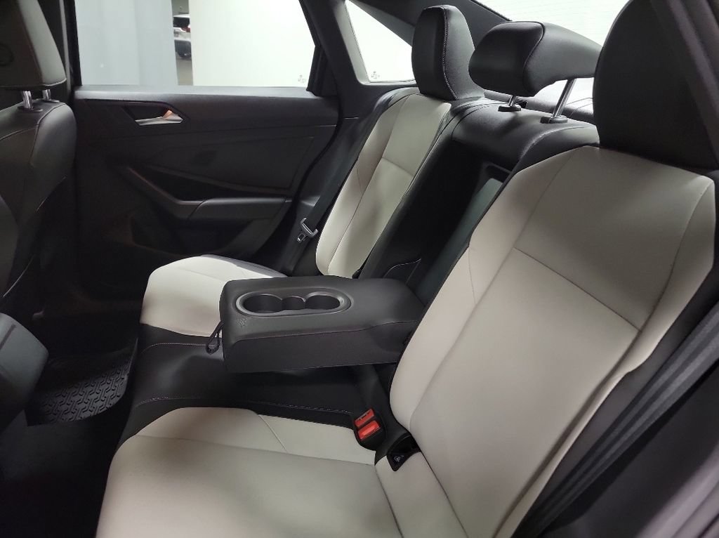 Used 2021 Volkswagen Jetta R-Line FWD image 20