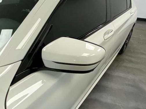 Used 2016 BMW 750i xDrive AWD/4WD image 11