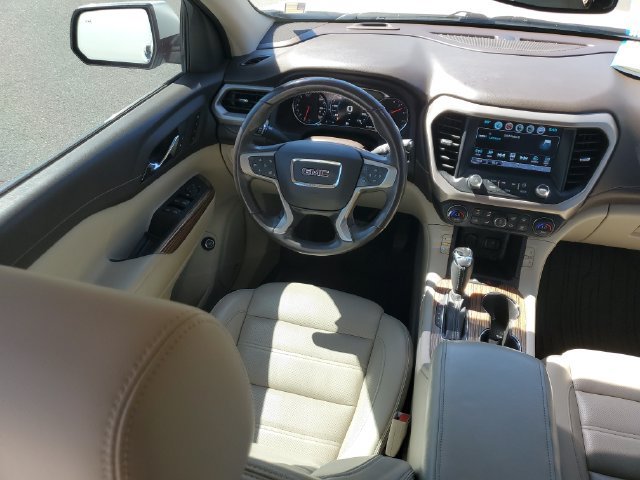 Used 2019 GMC Acadia Denali w/ Technology Package FWD image 7