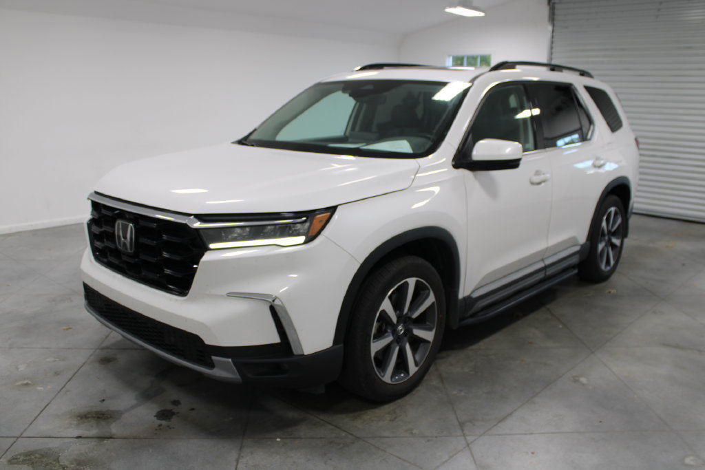 Used 2023 Honda Pilot Touring image 4