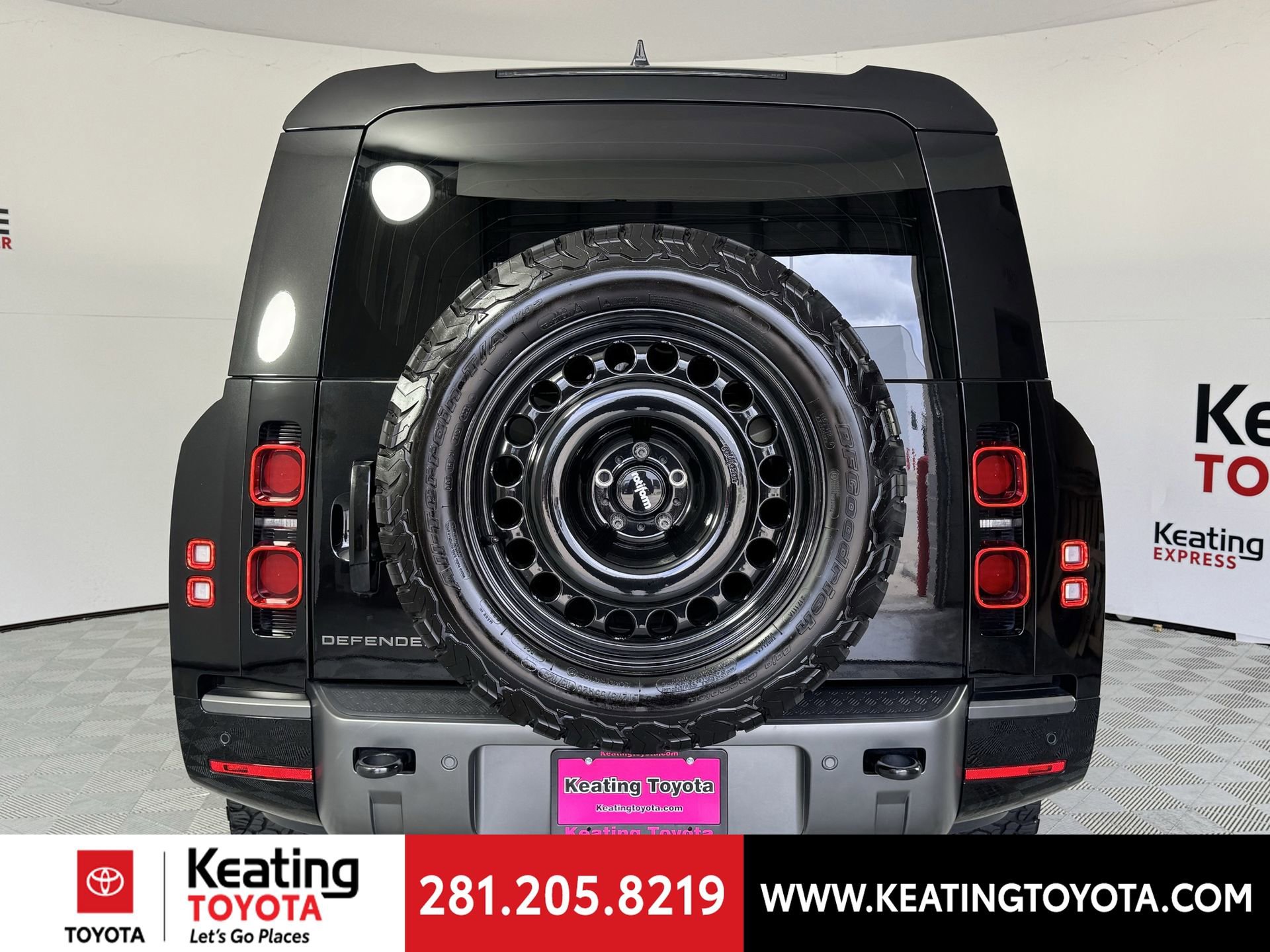 Used 2024 Land Rover Defender 130 Outbound image 6