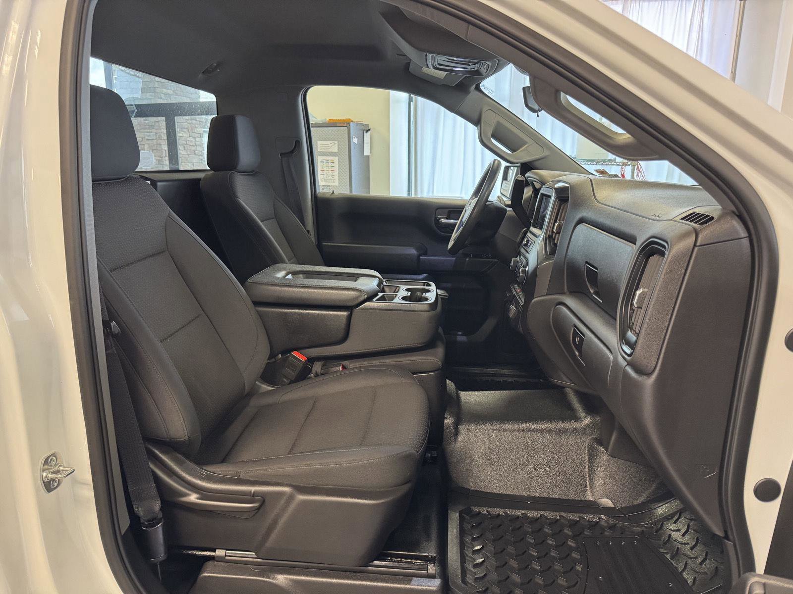 Used 2025 Chevrolet Silverado 1500 W/T w/ Trailering Package image 23