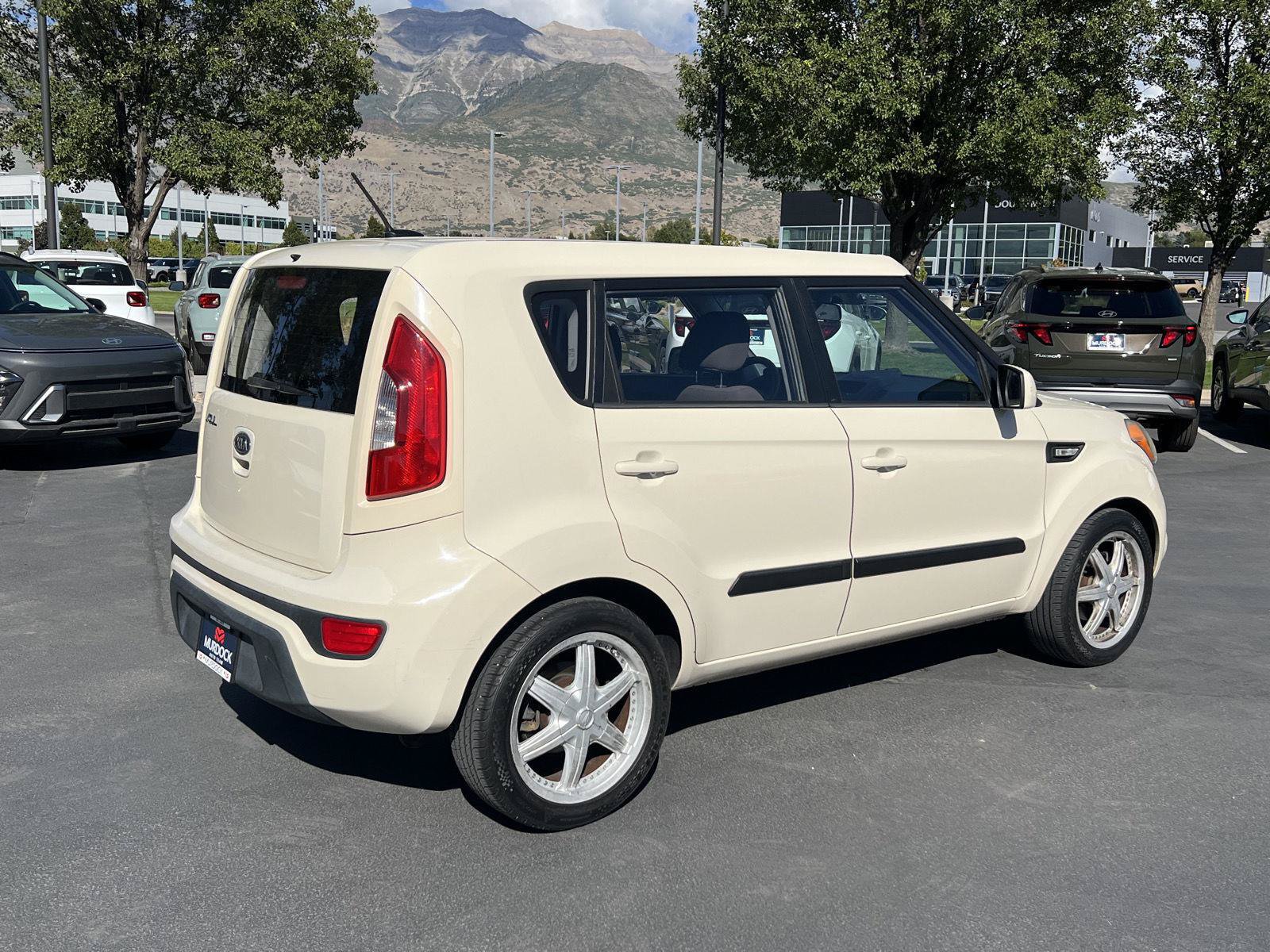 Used 2012 Kia Soul FWD image 13