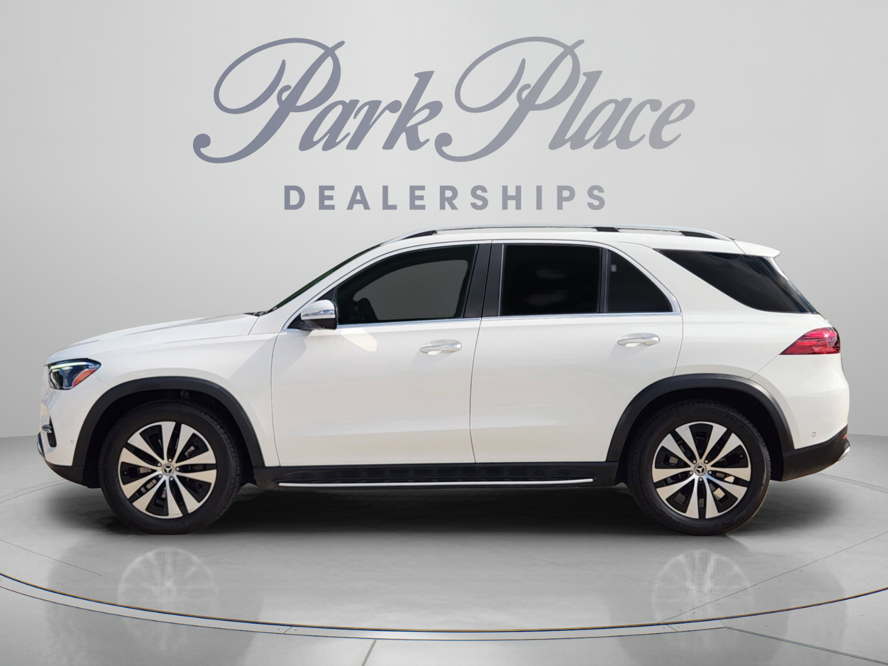 Used 2024 Mercedes-Benz GLE 350 4MATIC w/ Winter Package image 2