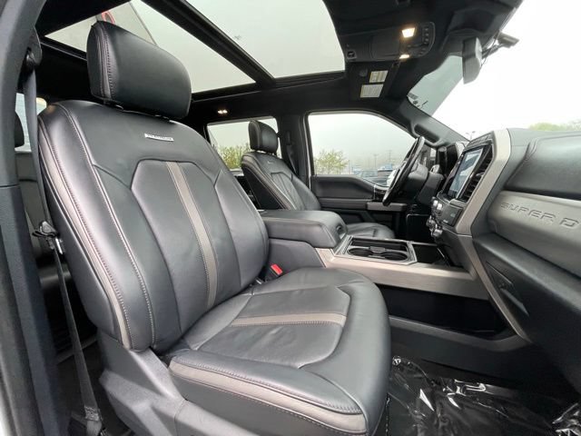 Used 2022 Ford F350 Platinum w/ Tremor Off-Road Package AWD/4WD image 29