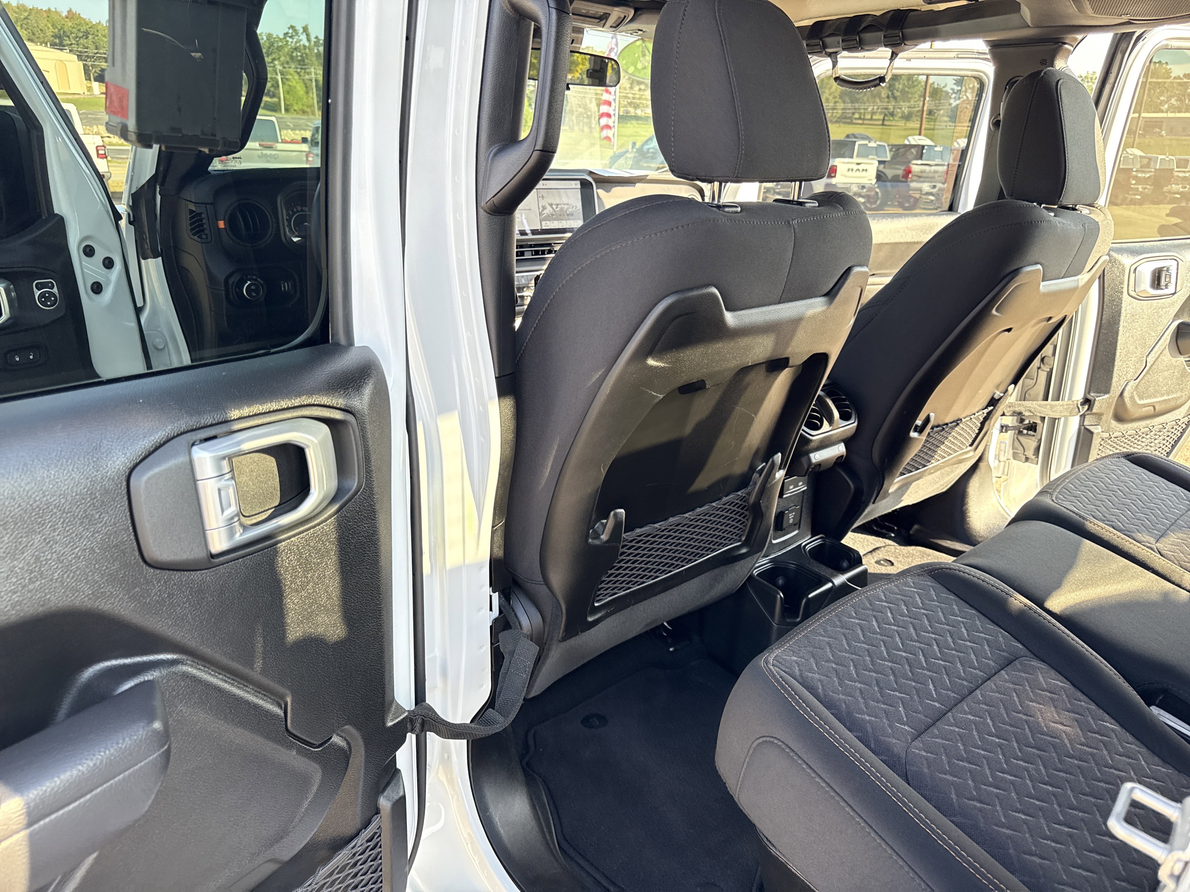 Used 2024 Jeep Gladiator Mojave w/ Safety Group image 28