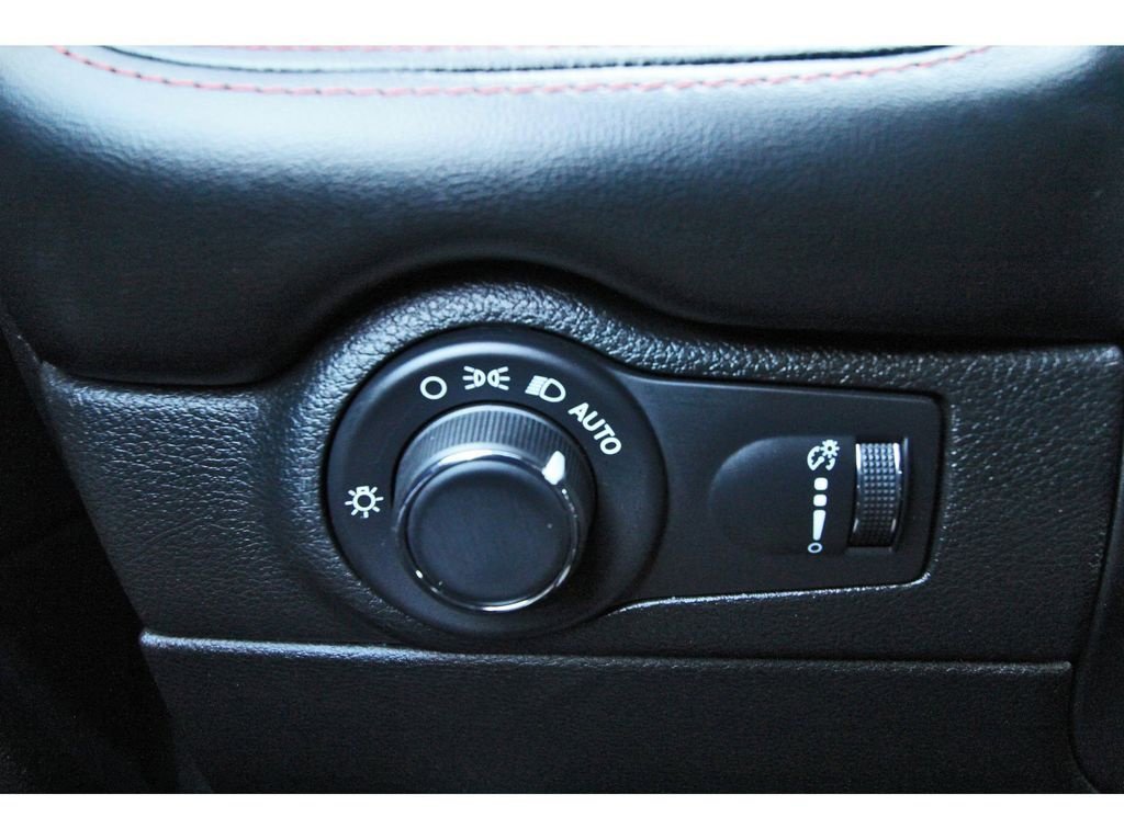 Used 2025 Dodge Durango GT w/ Blacktop Package image 18