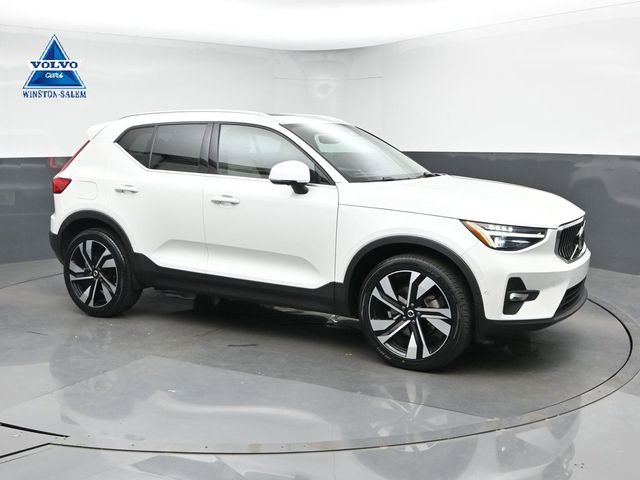 Used 2024 Volvo XC40 B5 Plus w/ Protection Package Premier