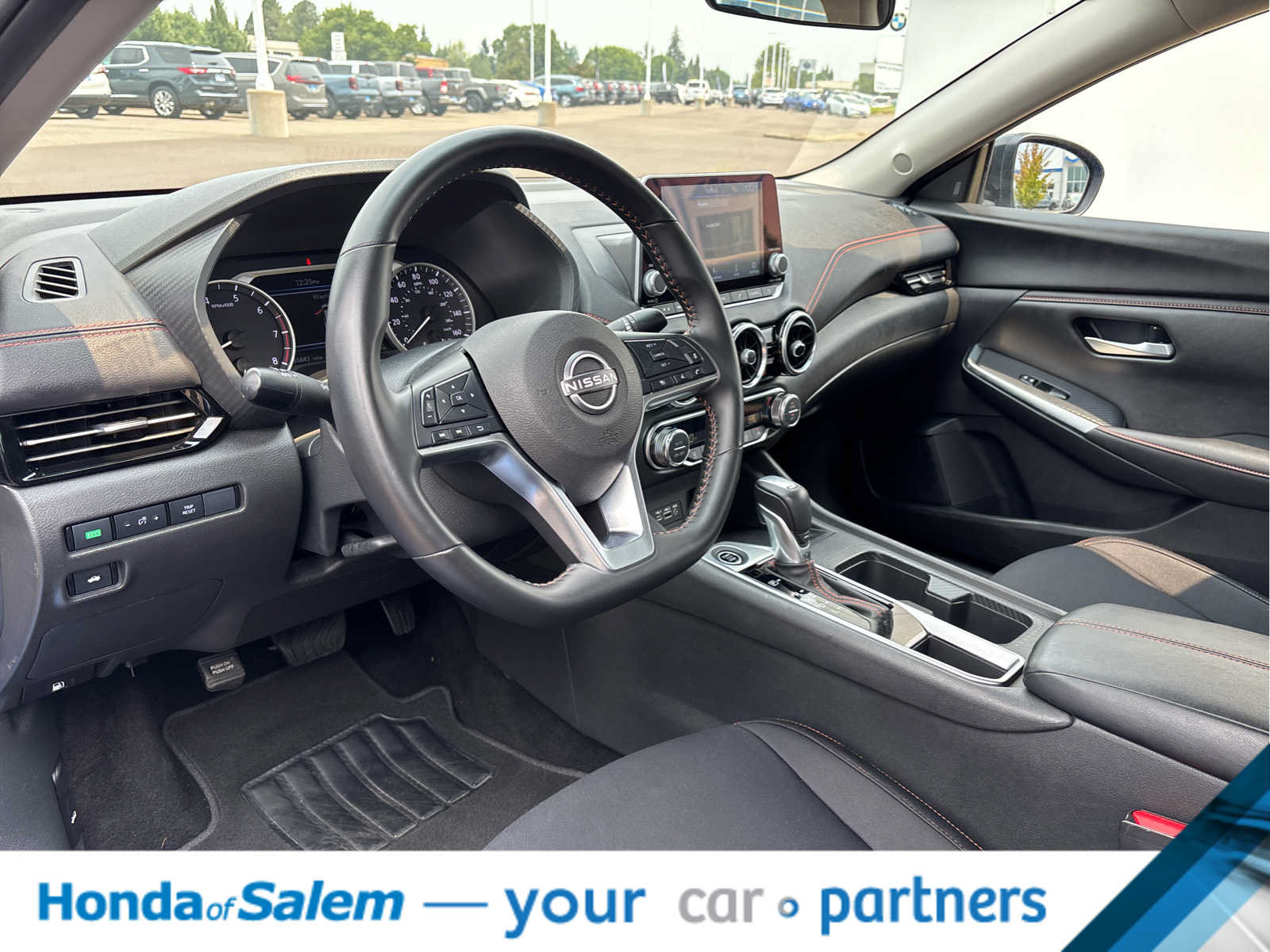 Used 2025 Nissan Sentra SR FWD image 2