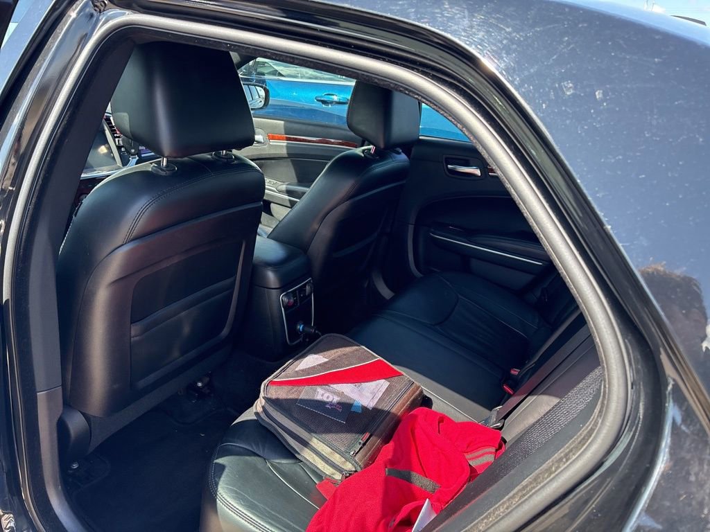 Used 2013 Chrysler 300 RWD image 19