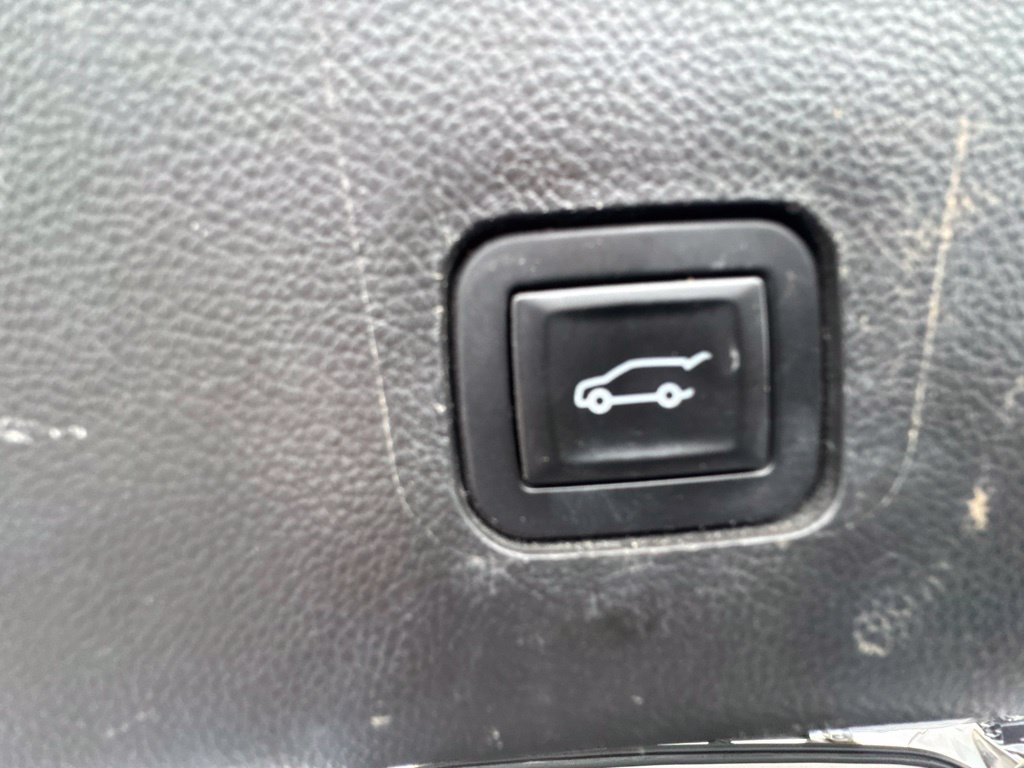 Used 2019 Chevrolet Traverse LT w/ LT Premium Package FWD image 25