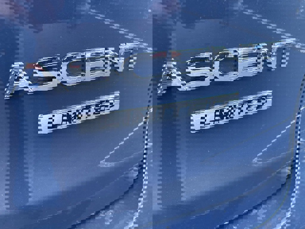 New 2025 Subaru Ascent Limited image 10