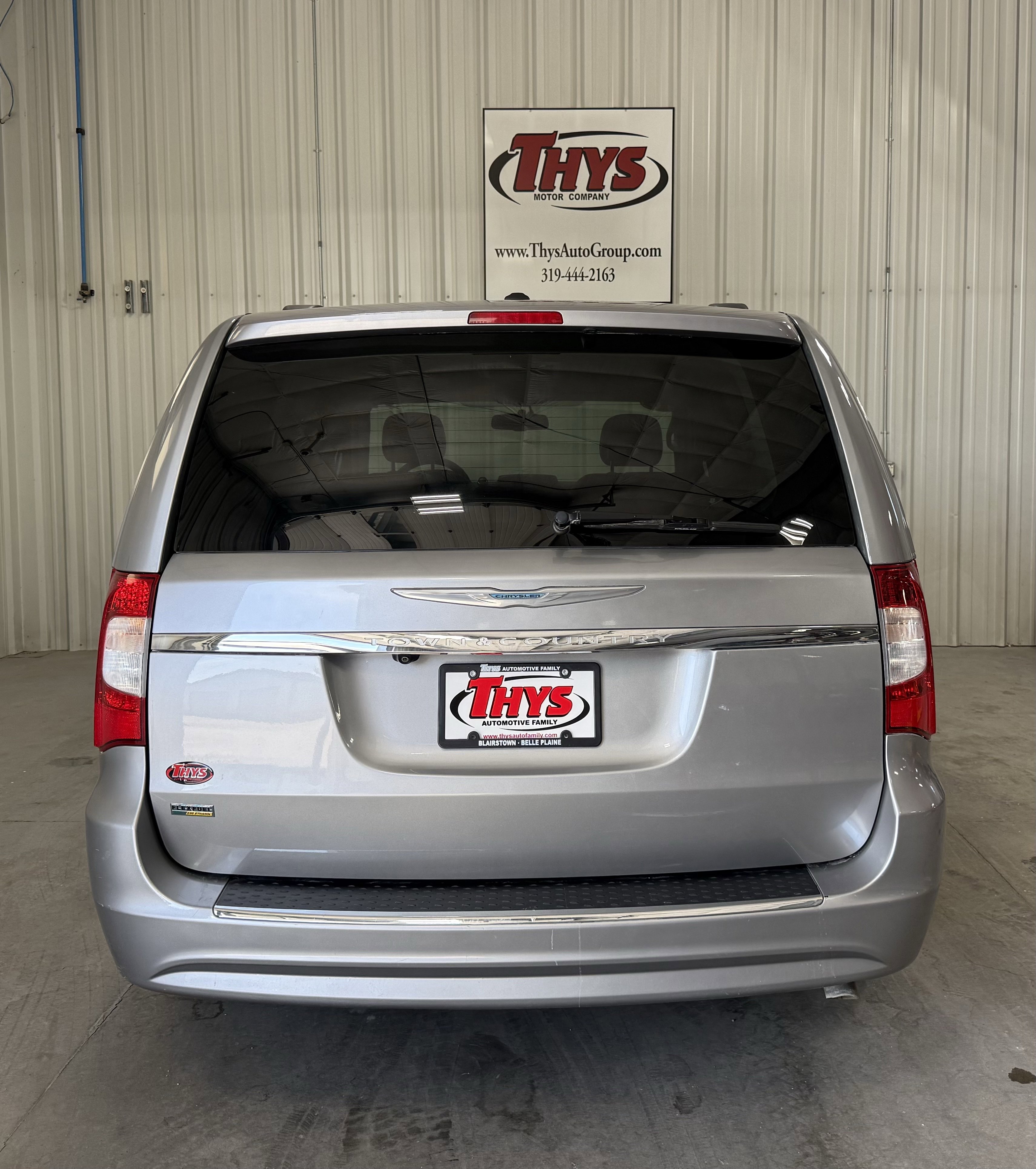 Used 2016 Chrysler Town & Country Touring FWD image 6