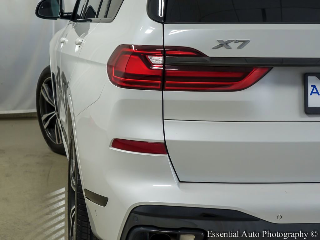 Used 2022 BMW X7 xDrive40i w/ M Sport Package AWD/4WD image 9