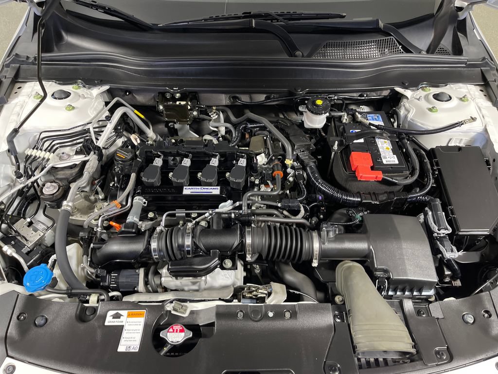 Used 2018 Honda Accord Sport image 9