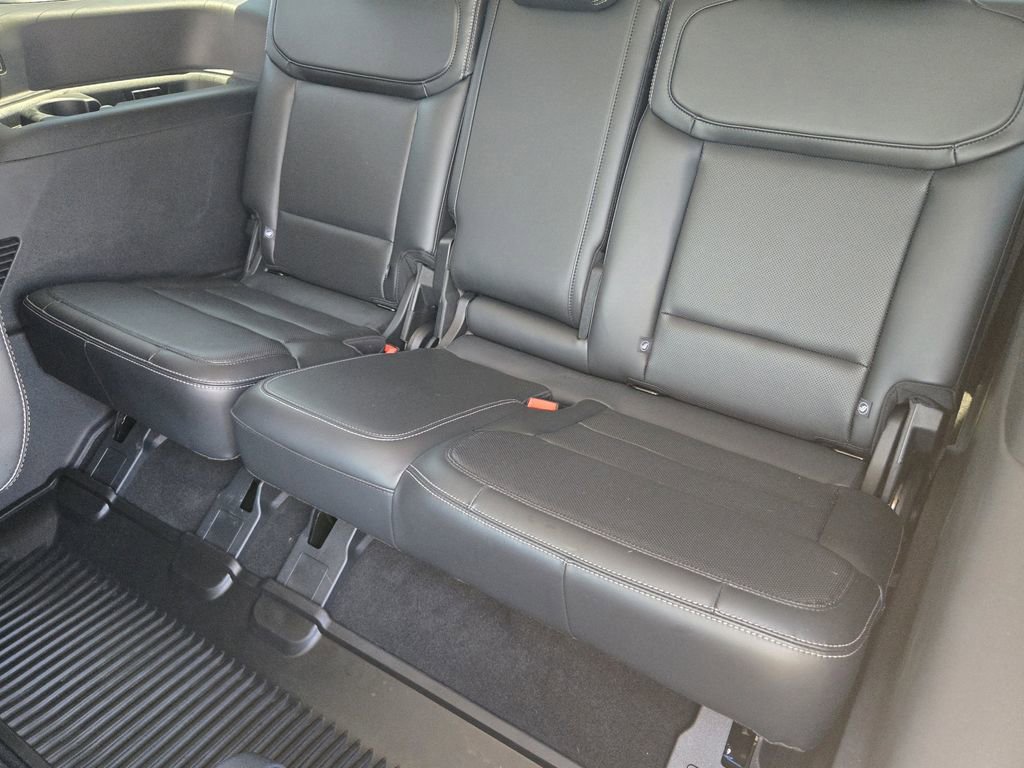 Used 2025 Ford Expedition Platinum w/ Driver's Package AWD/4WD image 31