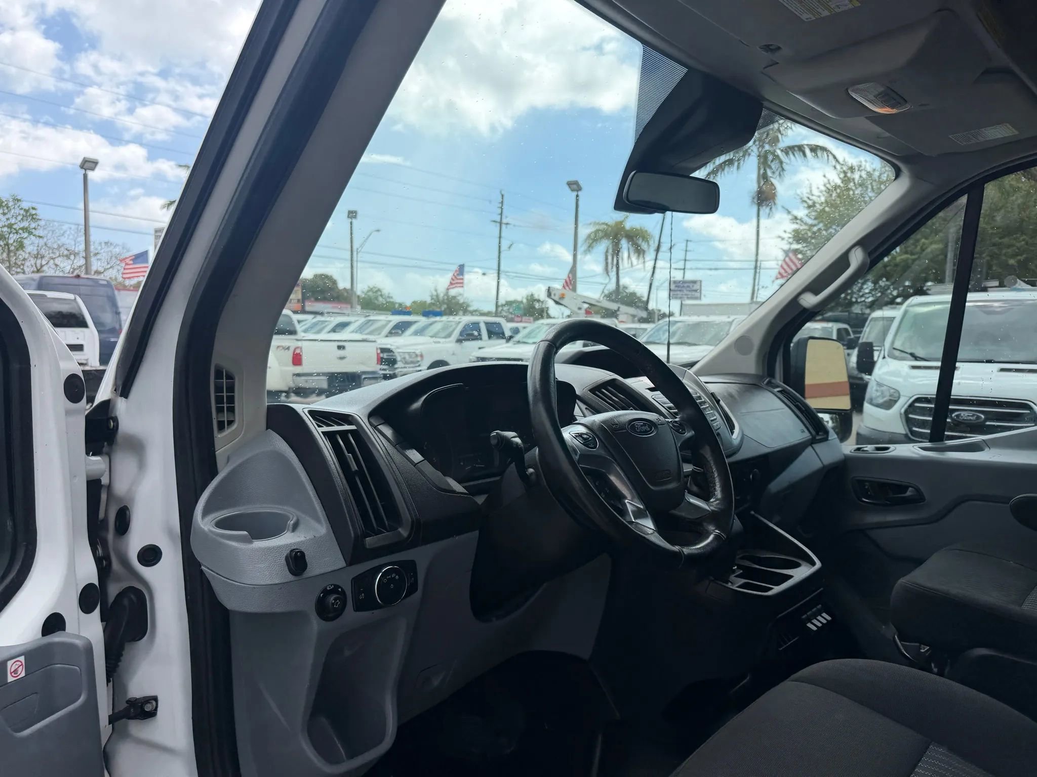 Used 2019 Ford Transit 250 XL w/ Exterior Upgrade Package image 12