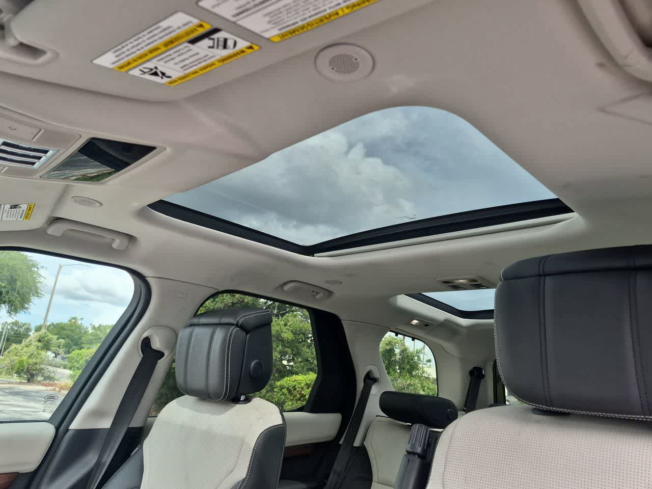 Certified 2025 Land Rover Discovery Dynamic SE AWD/4WD image 18