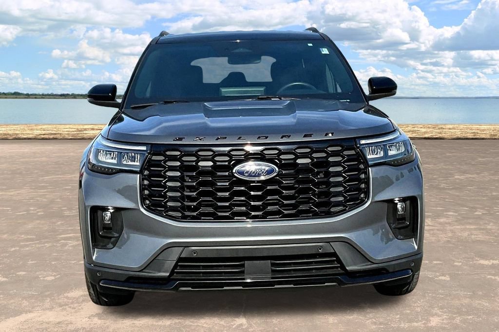 Used 2025 Ford Explorer ST-Line w/ Premium Package RWD image 2