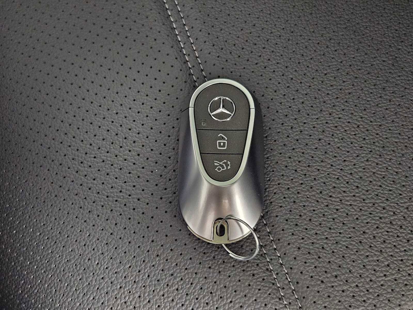 New 2025 Mercedes-Benz GLC 350e 4MATIC image 42