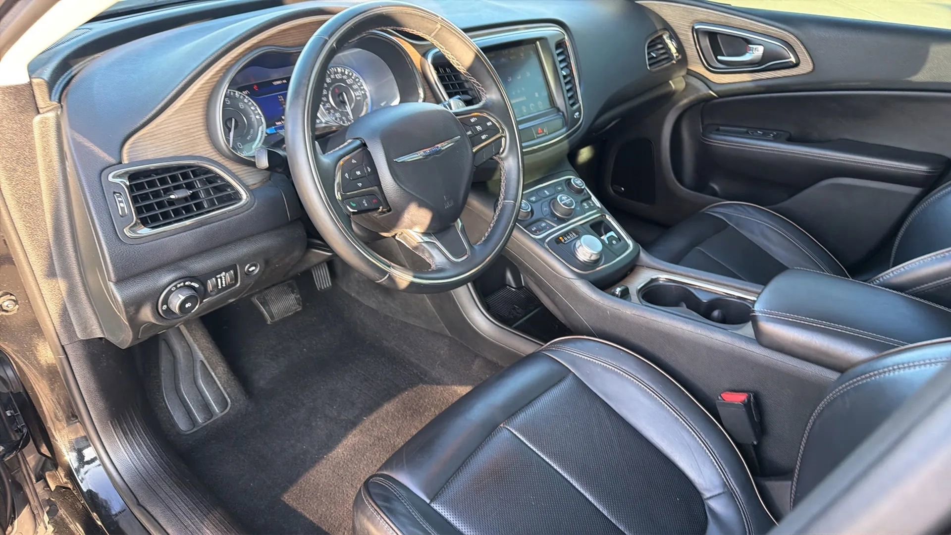 Used 2015 Chrysler 200 C w/ Navigation & Sound Group I image 96