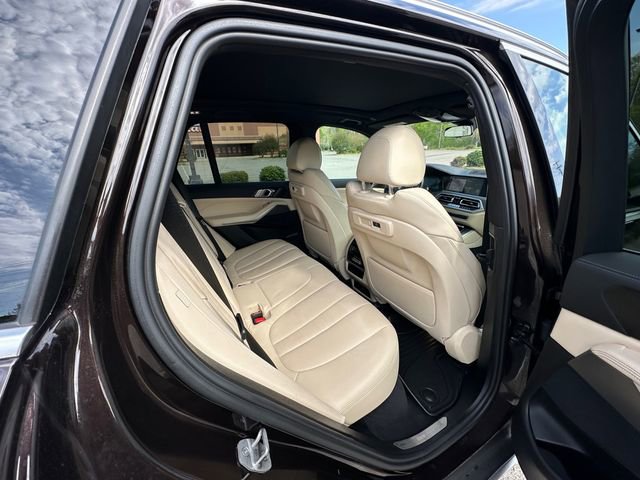 Used 2022 BMW X5 xDrive40i w/ Premium Package AWD/4WD image 17