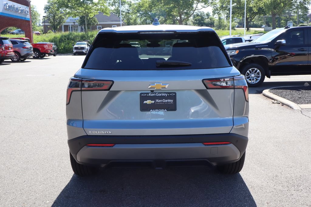 New 2026 Chevrolet Equinox LT w/ Convenience Package II FWD image 30