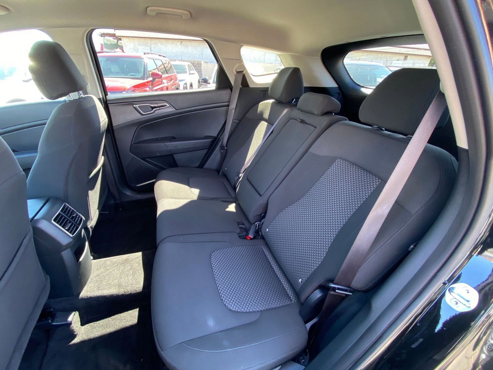 Used 2025 Kia Sportage LX image 24