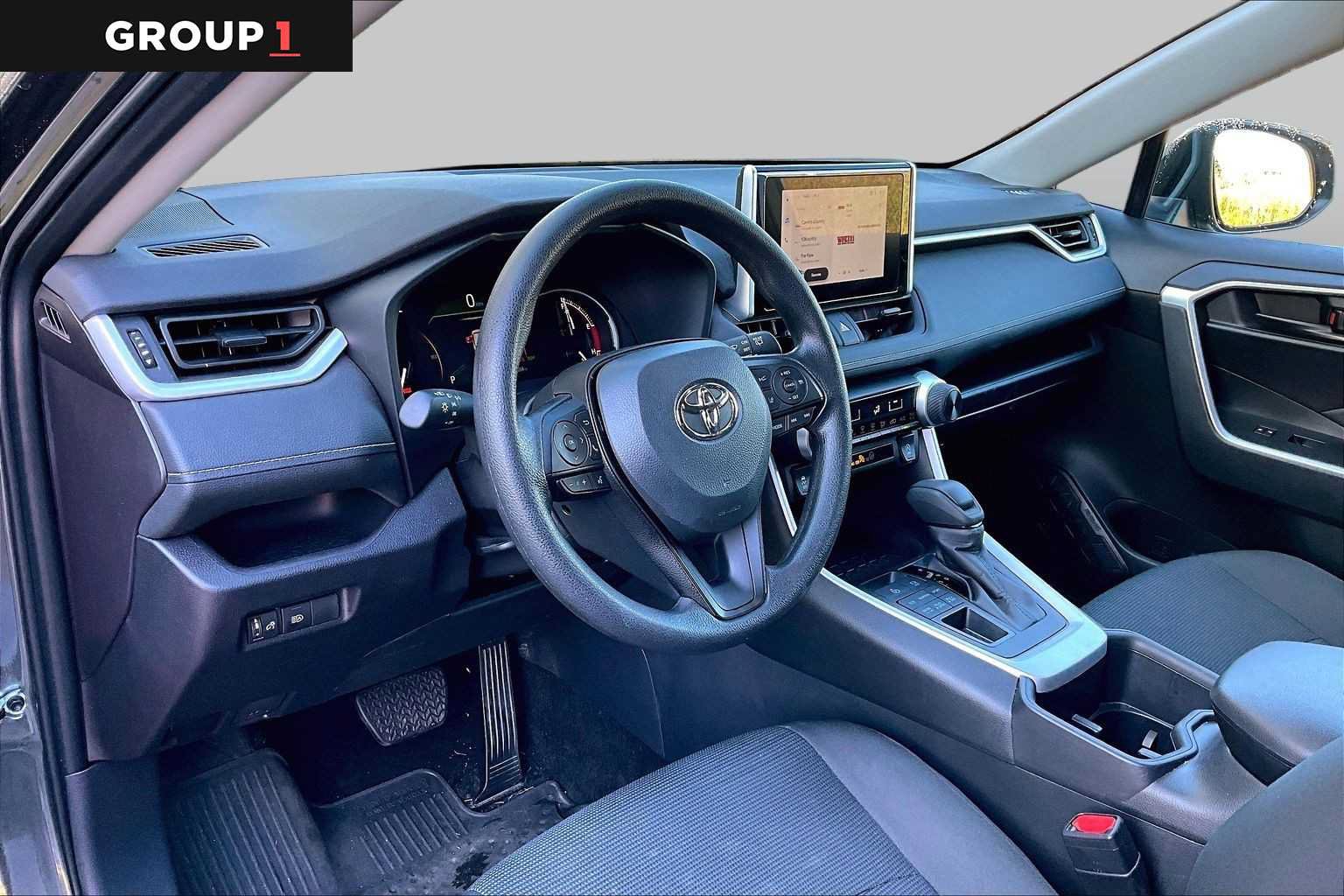 Used 2025 Toyota RAV4 LE AWD/4WD image 18
